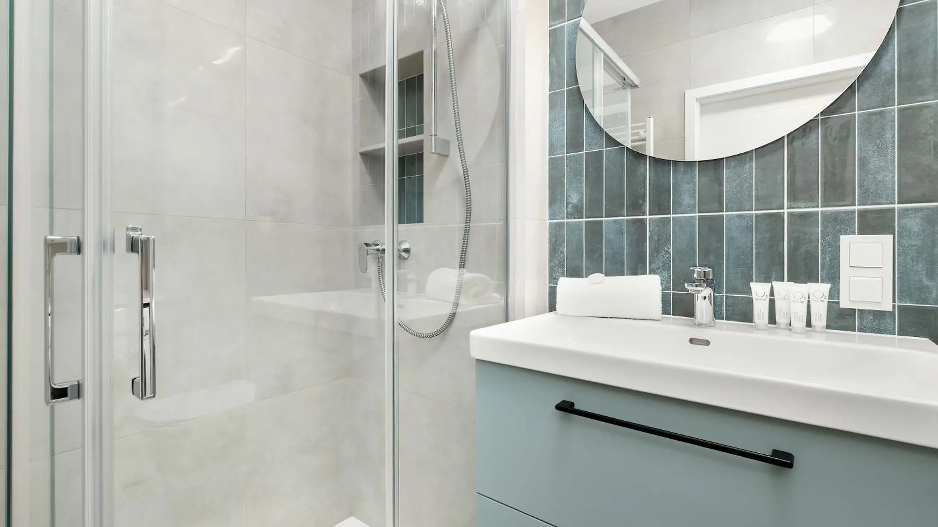 Stylish Apartment With Balcony Near Brzezno Beach By Noclegi Renters Gdansk